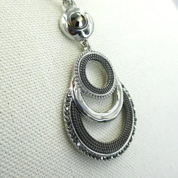 Chico's Mesh Inserts Adjustable Pendant Necklace Silvertone Modern NWT - Picture 4 of 7